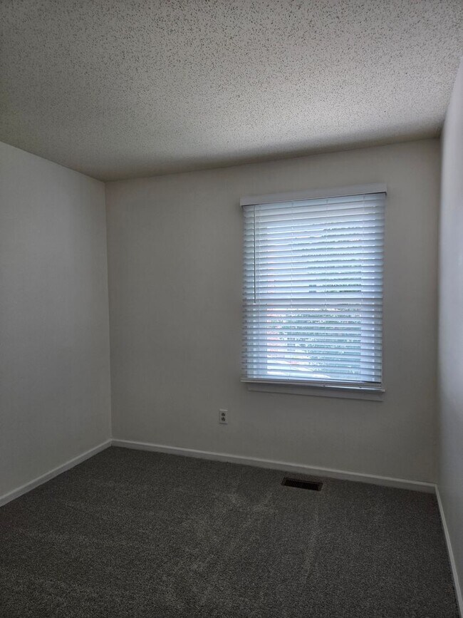 Building Photo - 3804 Daiquiri Ct