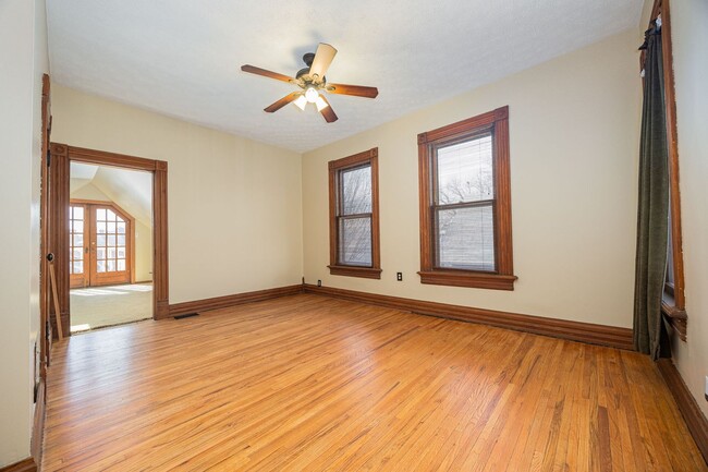 Building Photo - 357 Jackson St