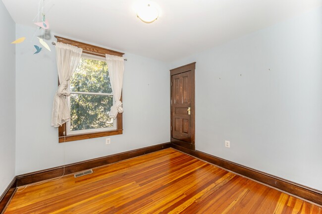 Building Photo - 216 Washington St