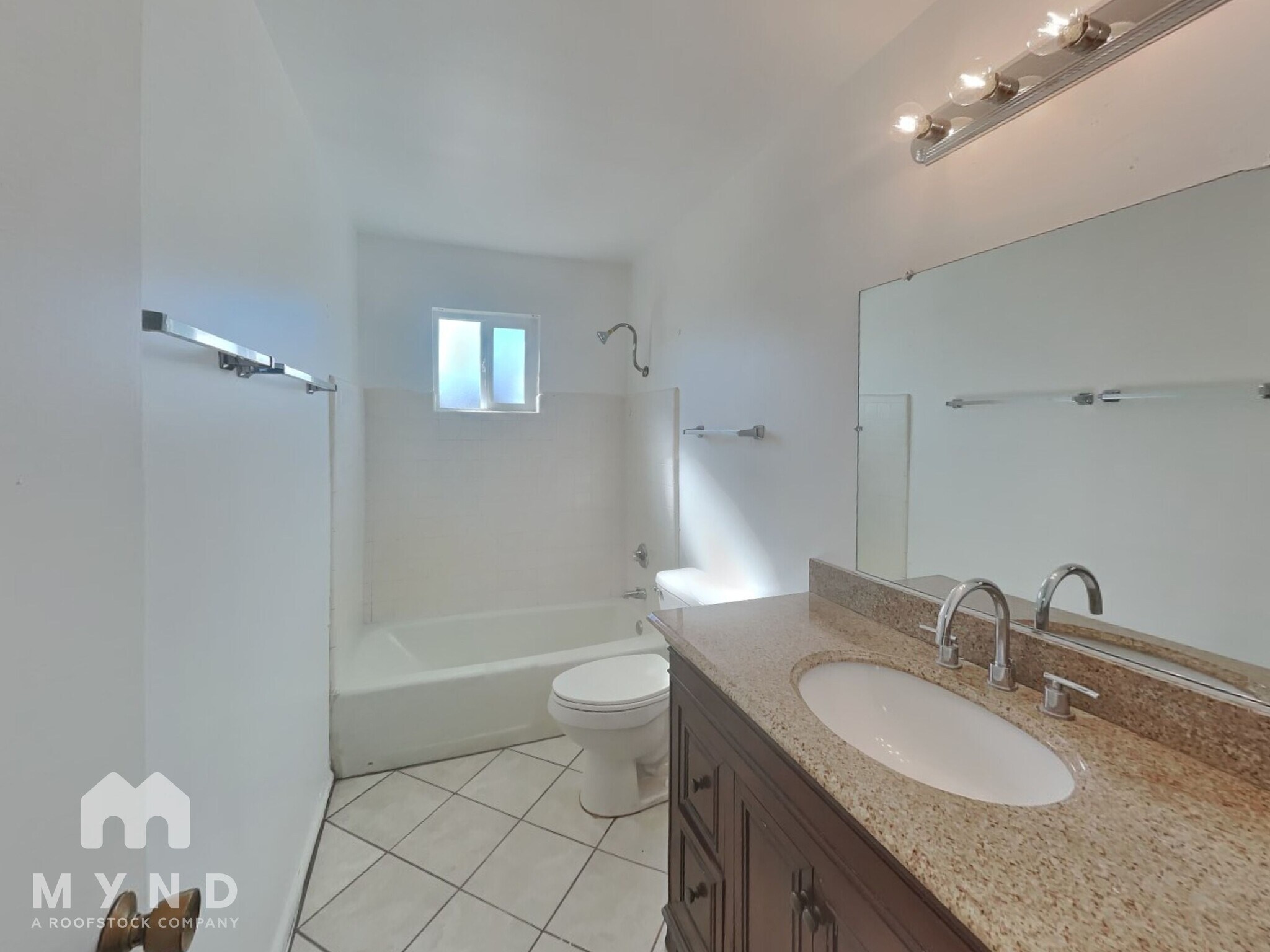 Building Photo - 47 W 11th Dr