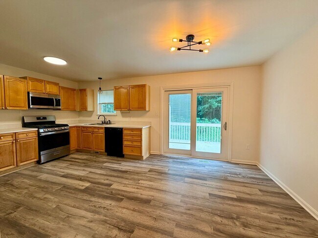 Building Photo - 601 Rockwood Dr