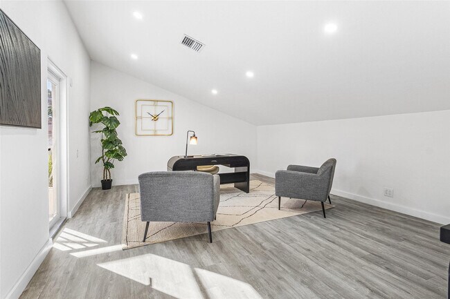 Building Photo - 7132 NW 62nd Terrace