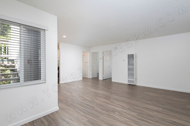 Primary Photo - *OPEN HOUSE: 9/27 2-3PM* Gorgeous 2BR in H...
