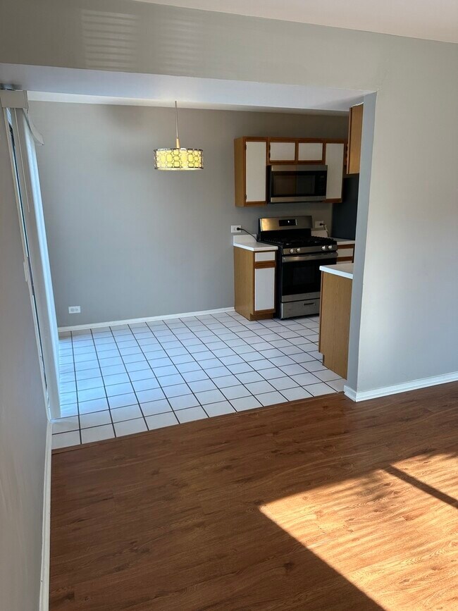 Building Photo - 710 Whitesail Dr