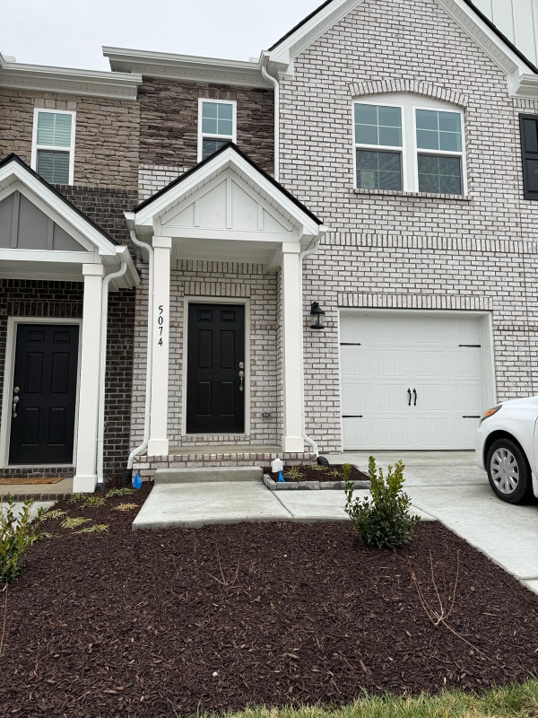 Building Photo - 5074 Dayflower Dr