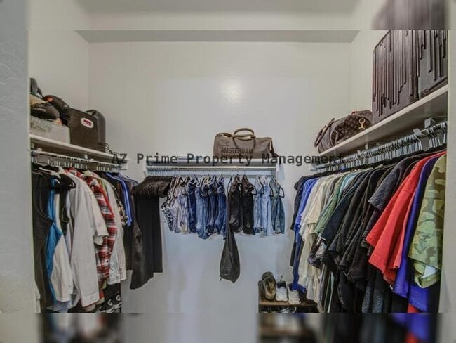 Building Photo - 30945 W Picadilly Rd