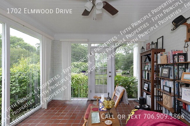 Building Photo - 1702 Elmwood Dr