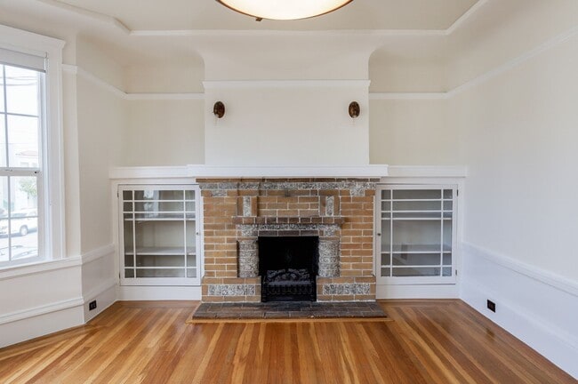 Building Photo - 5 Bed / 2 Bath home in Outer Richmond near...