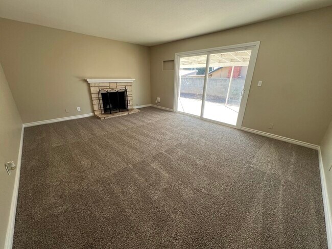 Building Photo - 526 W Hoffer St