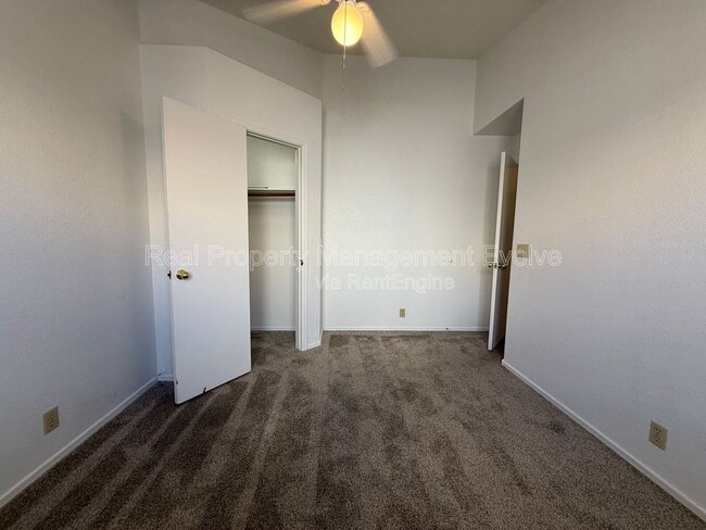 Building Photo - 4260 E Rosemonte Dr