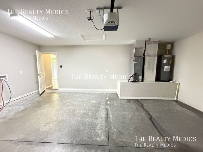 Building Photo - 4781 SW 166th Ln