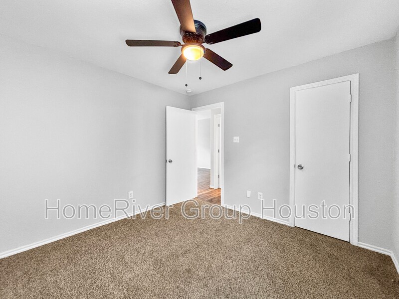 Building Photo - 4311 Amaryllis Ave