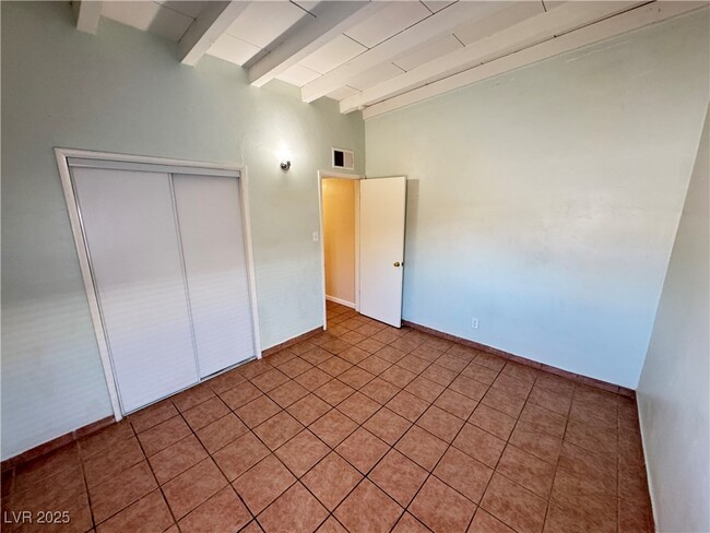 Building Photo - 710 N 10th St