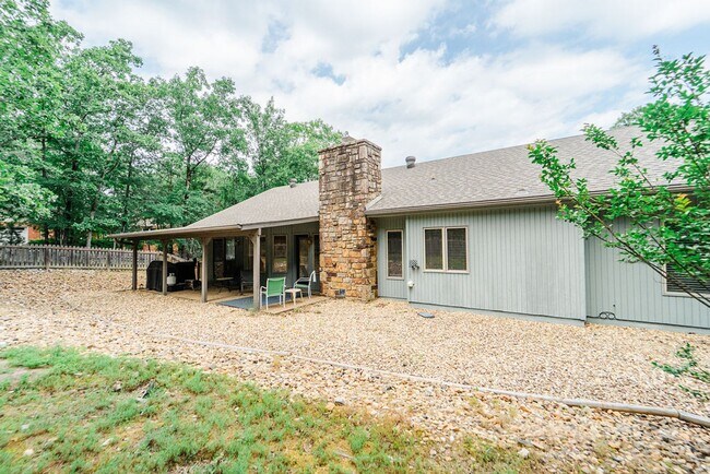 Building Photo - 3 Bed, 2 bath, in Hot Springs Village