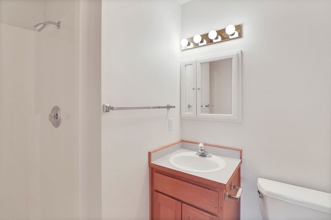 Building Photo - 732 NW Paragon Pl