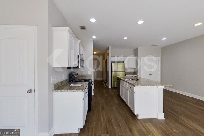 Building Photo - 106 Regis Way