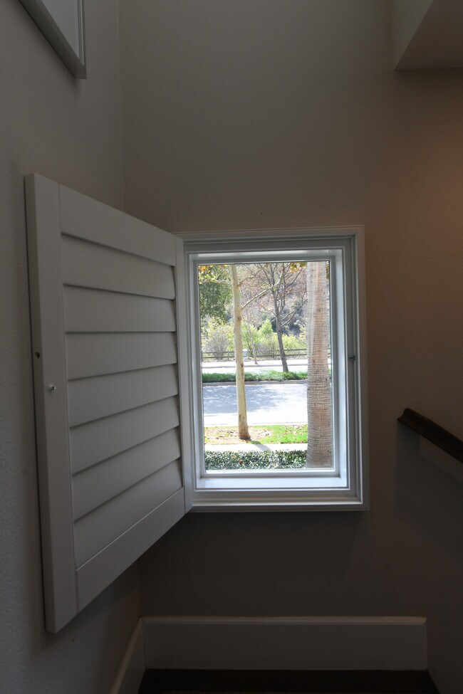 Building Photo - 12775 Bluff Creek Dr