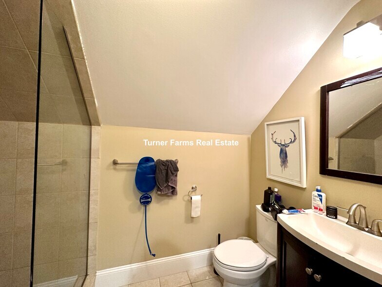 Building Photo - 44 Hillside St