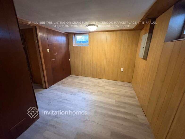 Building Photo - 4240 6th St NE