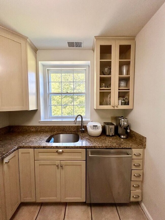 Building Photo - 3640 39th Street NW #E527