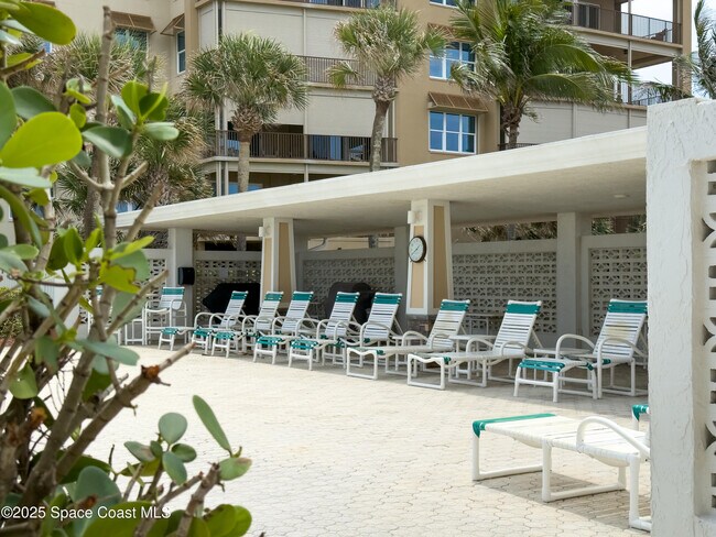 Building Photo - 877 N Hwy A1A