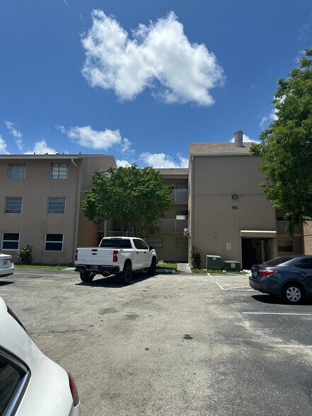 Primary Photo - 8420 SW 154th Circle Ct