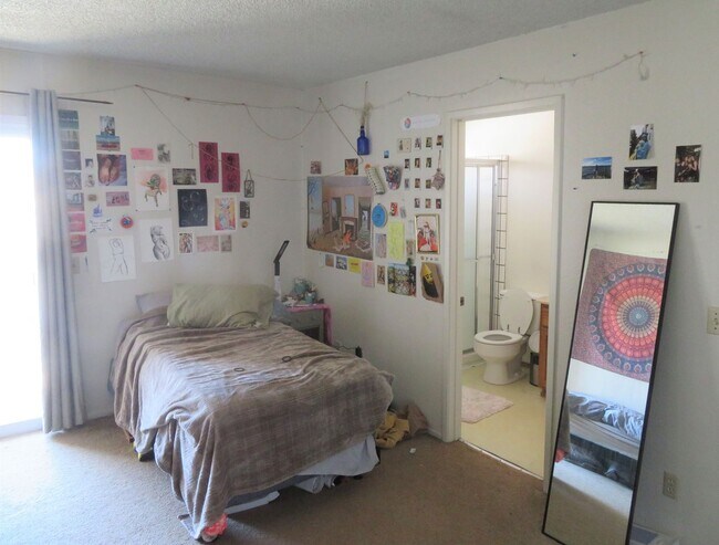 Building Photo - Prime Westside Location! Close to UCSC & B...