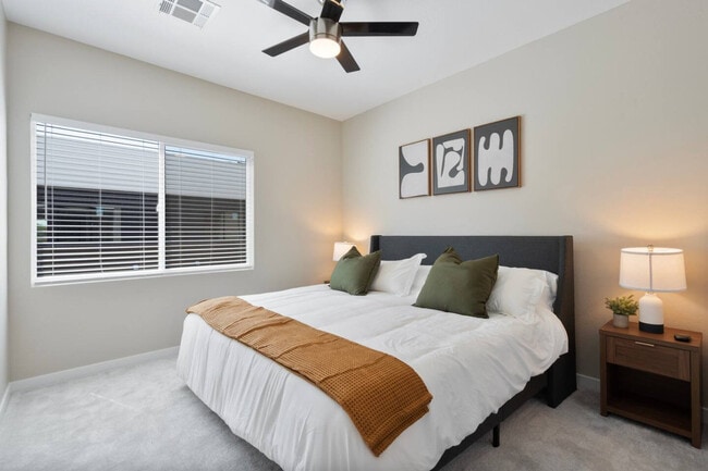 Building Photo - 16601 N Parkview Pl