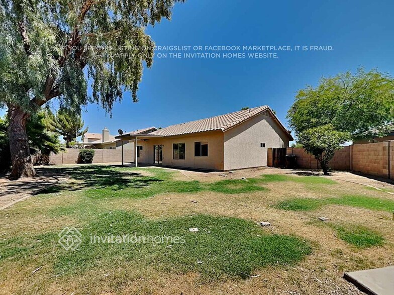 Building Photo - 11634 W Clover Way