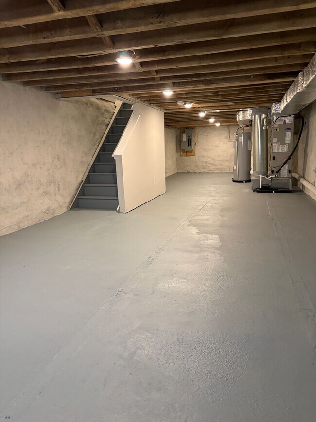 Building Photo - ??? NEWLY RENOVATED 3 BEDROOMS & 2.5 BATH HOUSE LOCATED IN HADDINGTON