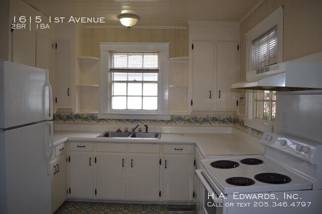 Building Photo - 1615 1st Ave