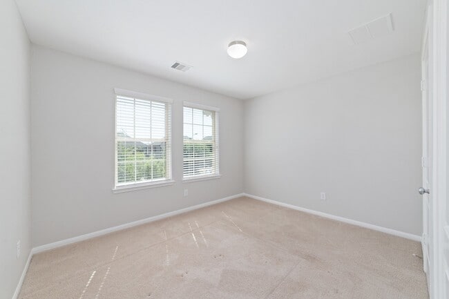 Building Photo - 11911 Cittanova Dr