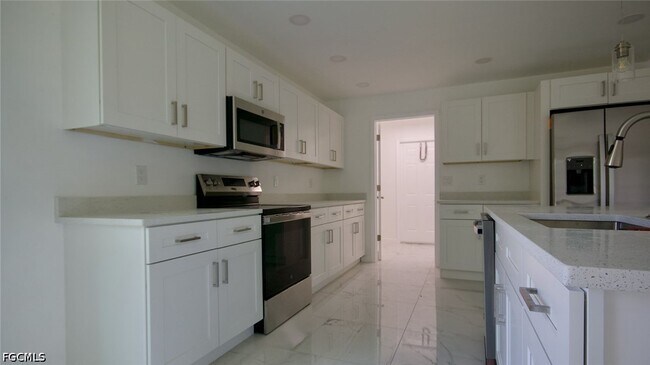 Building Photo - 3428 Jeffcott St