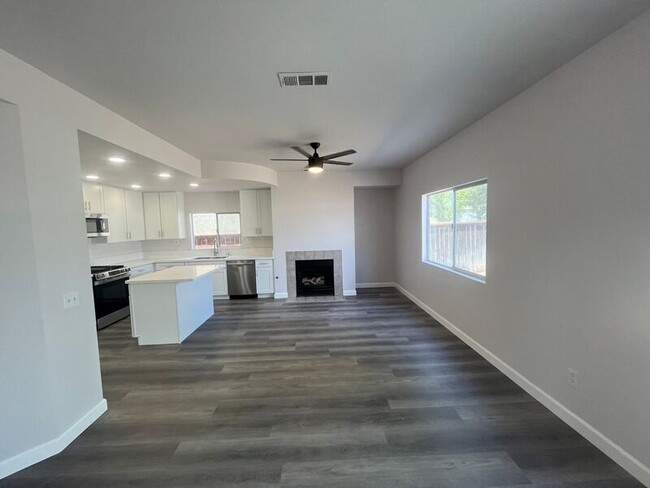Building Photo - 39790 Monarch Dr
