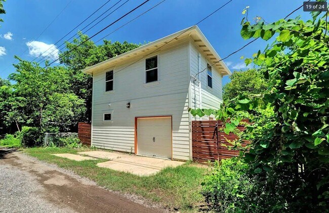 Building Photo - 4718 Depew Ave