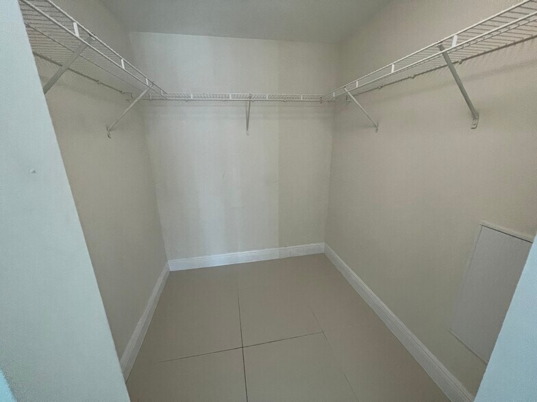 Walk In Closet - 1861 NW South River Dr