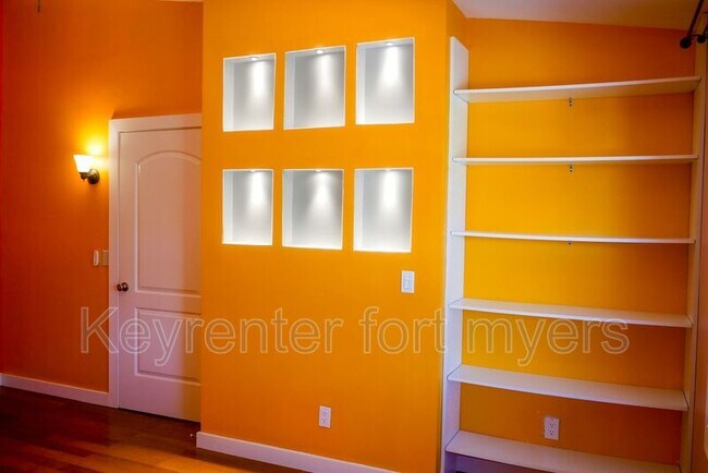 Building Photo - 4779 Lakewood Blvd