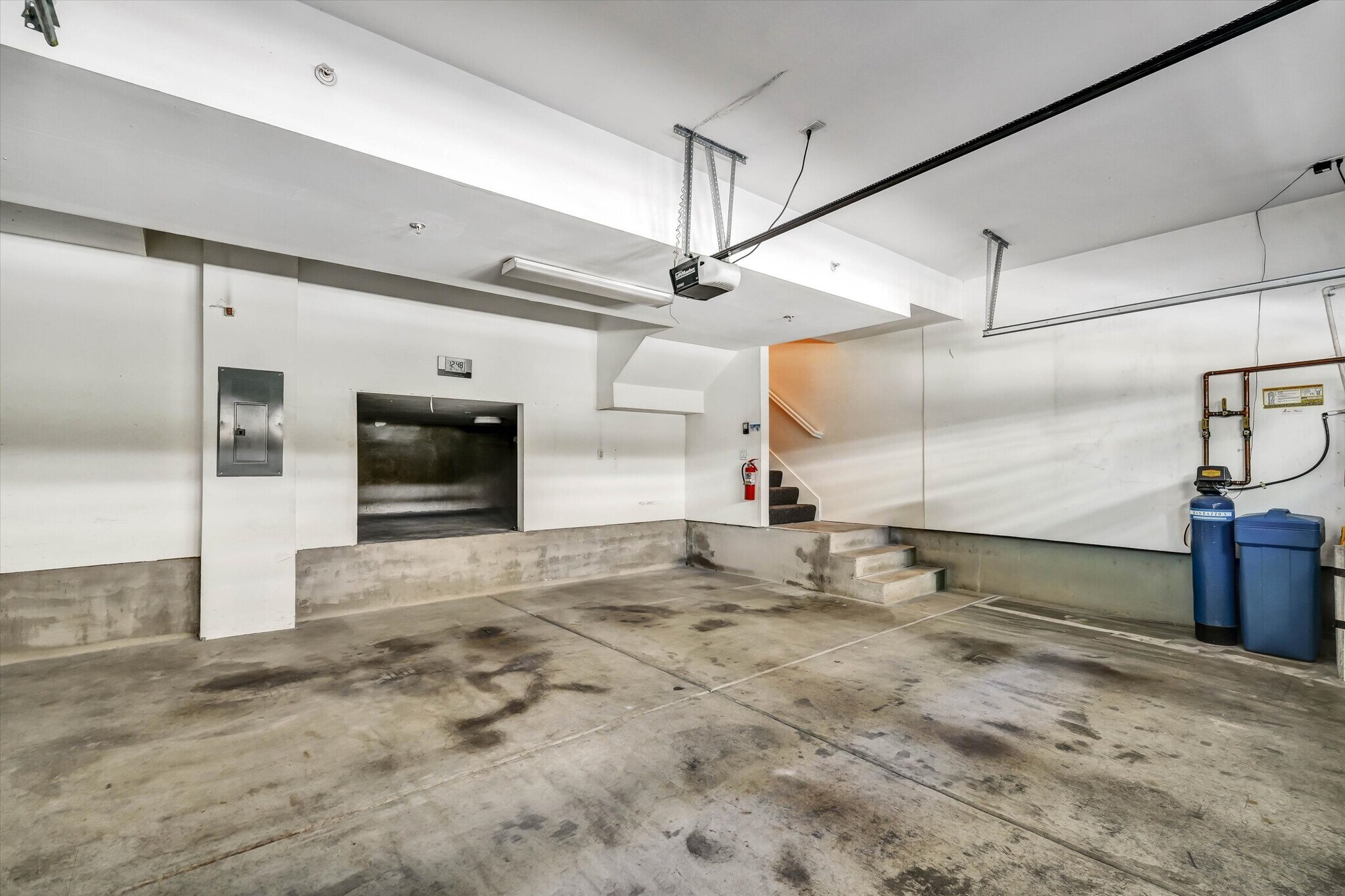 Building Photo - 378 Olive Hill Dr