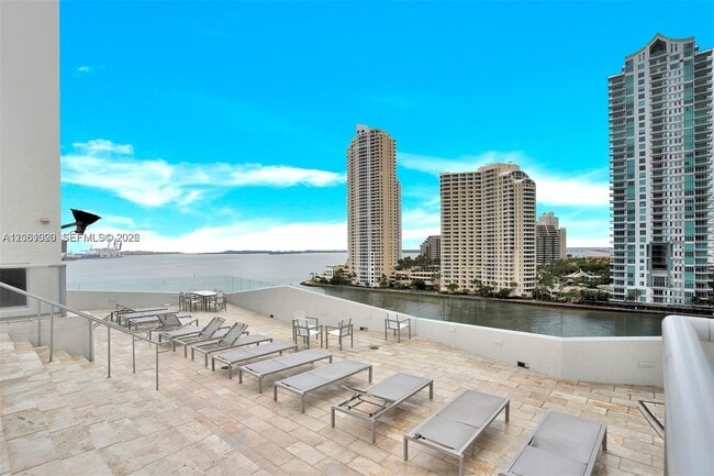 Building Photo - 325 S Biscayne Blvd