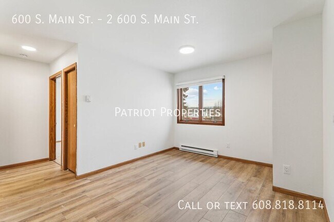 Building Photo - 600 S Main St