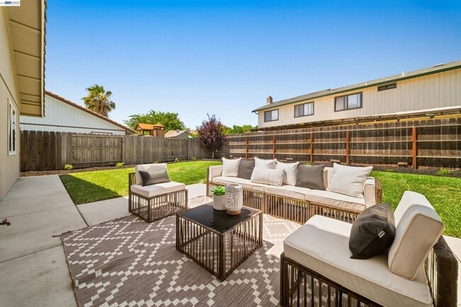 Building Photo - 2865 Ponte Mira Way