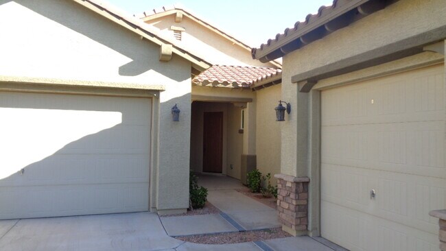 Building Photo - 3 Bedroom - 2 Bath plus Den - 2224 Sq. Ft....