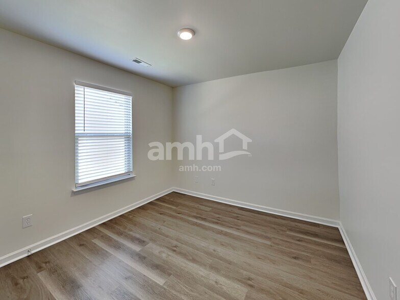 Building Photo - 231 Bandelier Cir