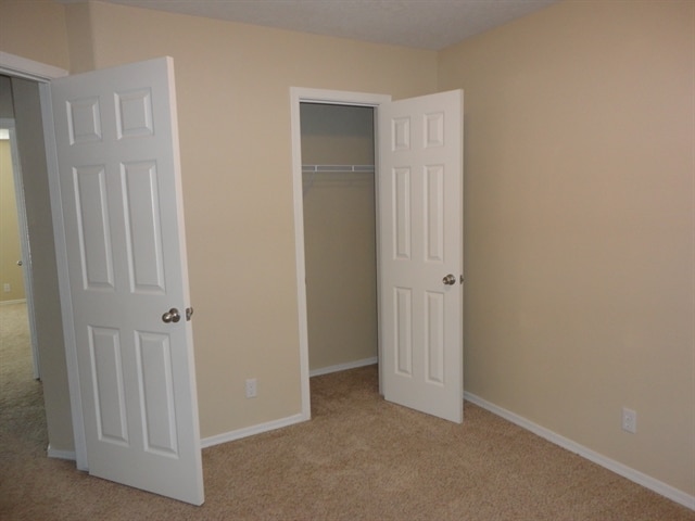 Building Photo - 7044 Glen Hills Dr NE