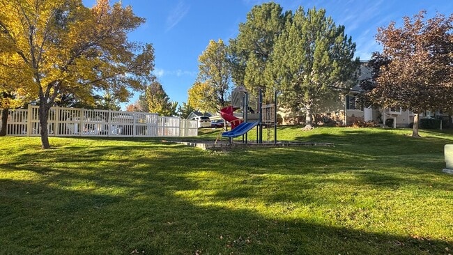 Building Photo - 3 Bedroom 2.5 Bath in West Jordan!