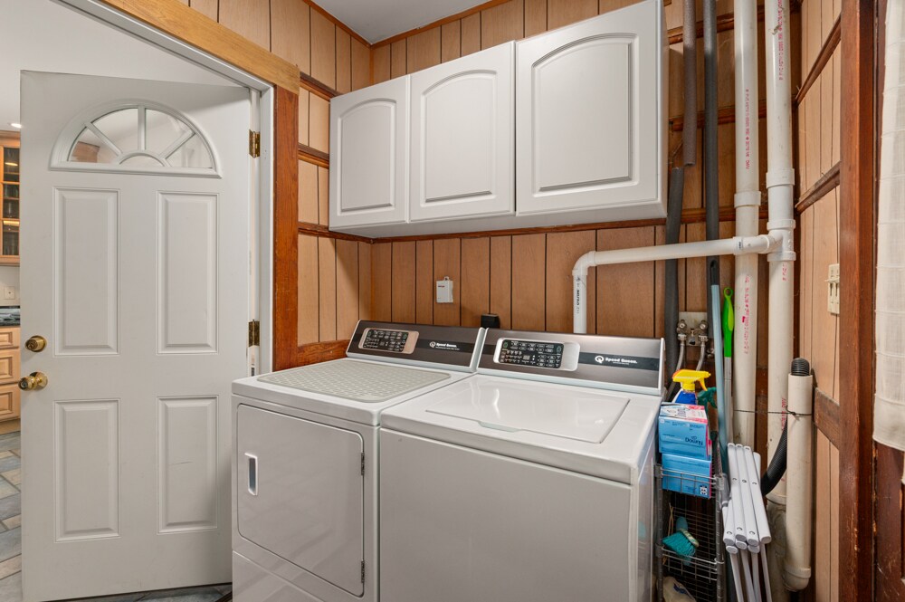 Building Photo - 37 Everett St