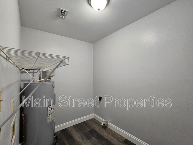 Building Photo - 6206 Woodward Ln