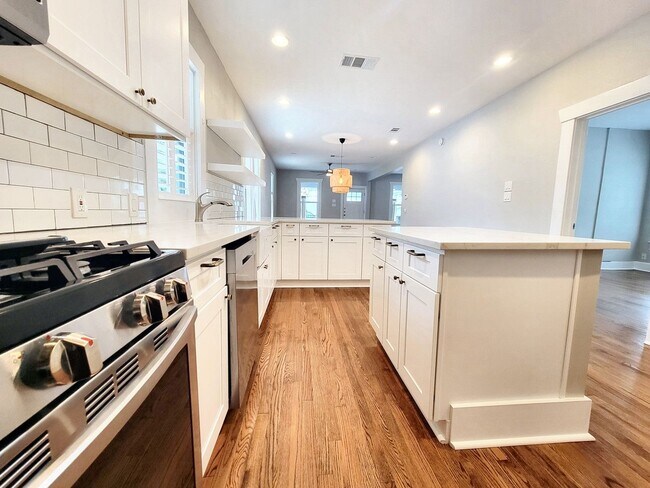 Building Photo - 5501 Downs Dr