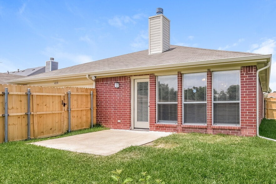 Building Photo - 4218 Baccarat Dr