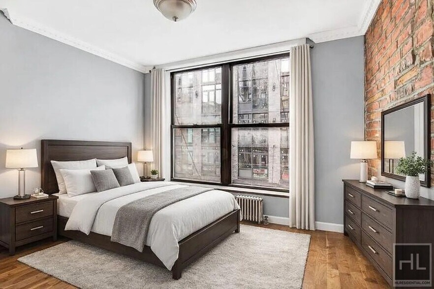 Building Photo - Mulberry Street